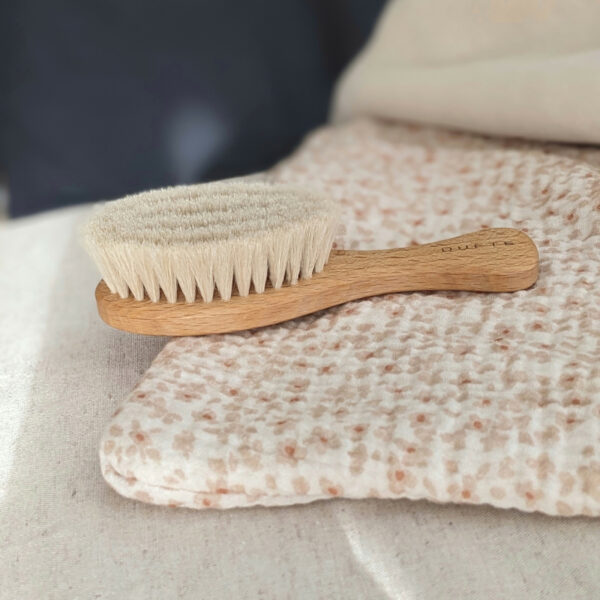 Brosse à cheveux bébé